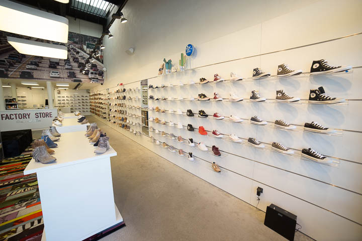 Factory shoe shop discount